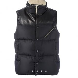 モンクレール(MONCLER)のMONCLER AVORD ダウンベスト ブラック　サイズ1(ダウンベスト)