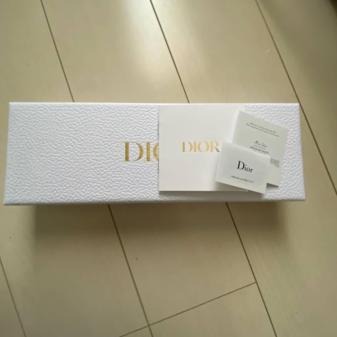 Christian Dior(クリスチャンディオール)の未使用品　Dior ミスディオール トラベルセット　ノベルティ コスメ/美容の香水(香水(女性用))の商品写真