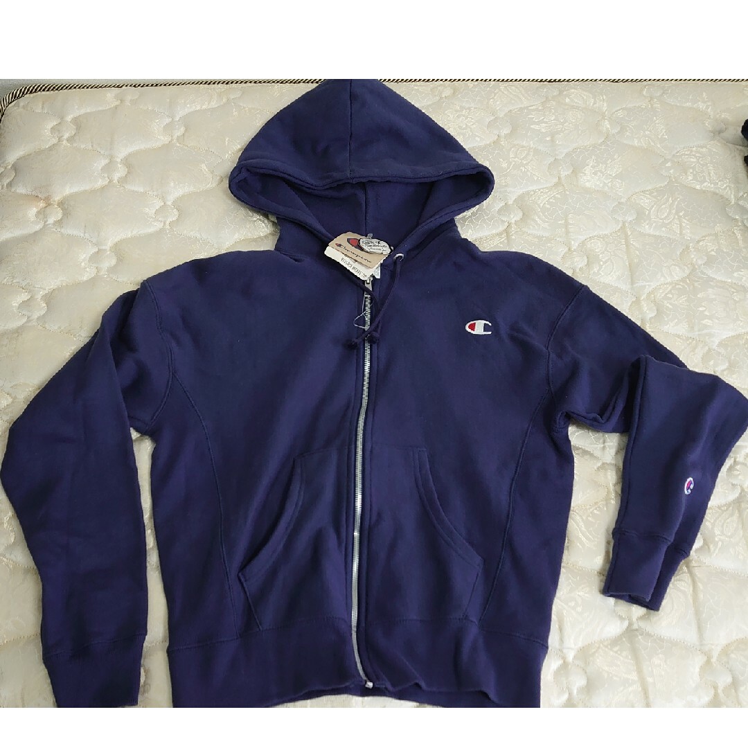 Champion(チャンピオン)の【新品】チャンピオン　パーカー　リバースウィーブ レディースのトップス(トレーナー/スウェット)の商品写真