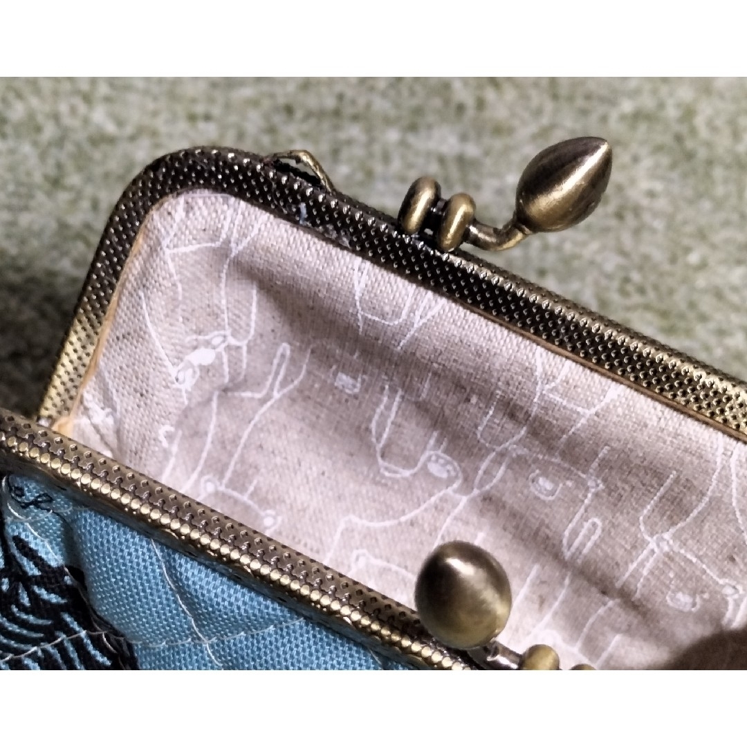 ハリネズミ　ポーチ　がま口　マルチケース レディースのファッション小物(ポーチ)の商品写真
