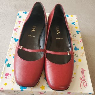 プラダ(PRADA)のPRADA ﾒﾘｰｼﾞｪﾝフラットﾊﾟﾝﾌﾟｽ レッド36.5(ハイヒール/パンプス)