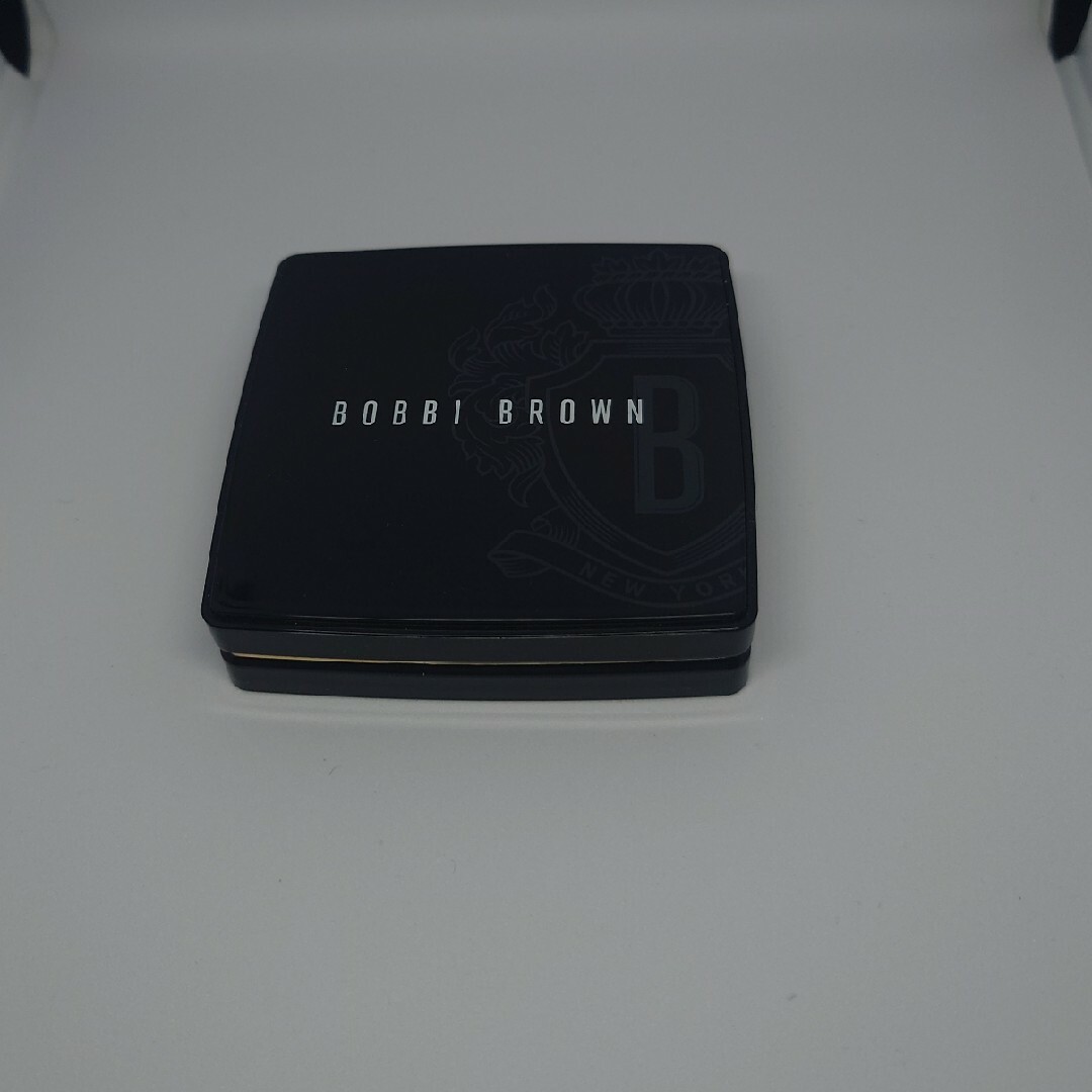 BOBBI BROWN ボビィブラウン シアーフィニッシュプレストパウダー 01