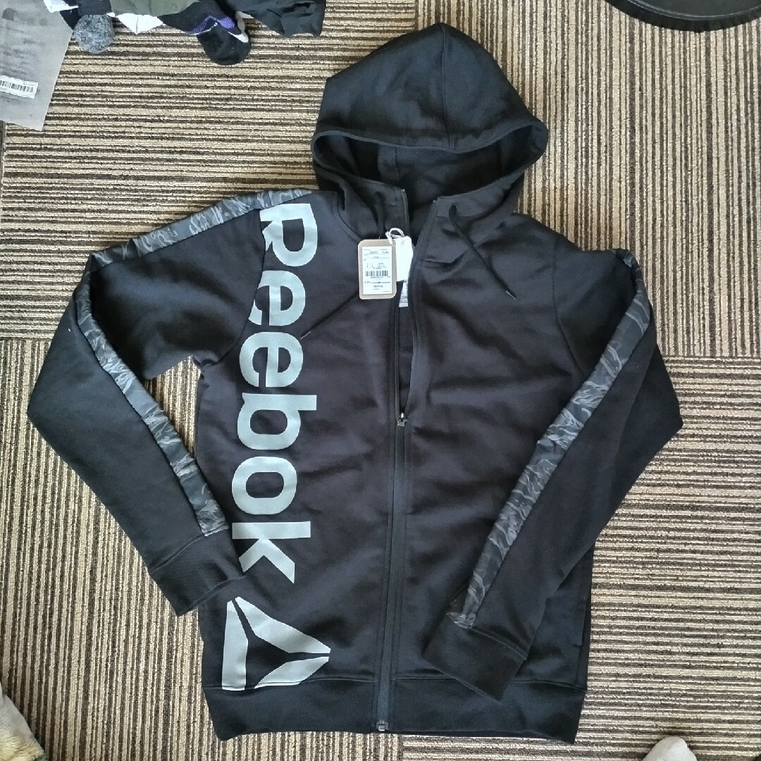 新品●Reebokフルジップパーカー黒M | フリマアプリ ラクマ