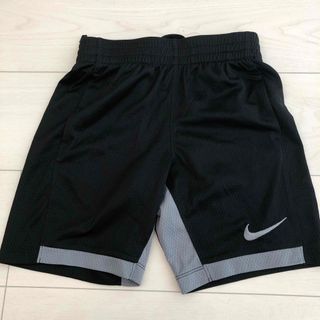 ナイキ(NIKE)のNIKE ハーフパンツ　XSサイズ　キッズ(パンツ/スパッツ)