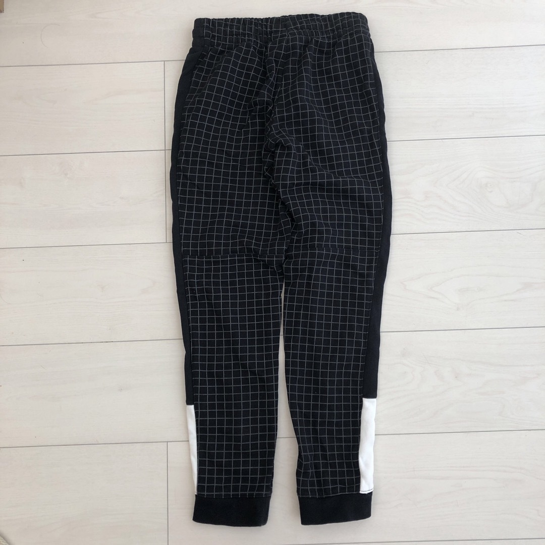 NIKE(ナイキ)のNIKE スウェットパンツ　140サイズ キッズ/ベビー/マタニティのキッズ服男の子用(90cm~)(パンツ/スパッツ)の商品写真