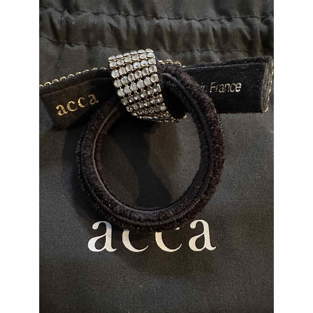 acca(アッカ)のacca ドレスポニー バイカラー 美品 レディースのヘアアクセサリー(ヘアゴム/シュシュ)の商品写真