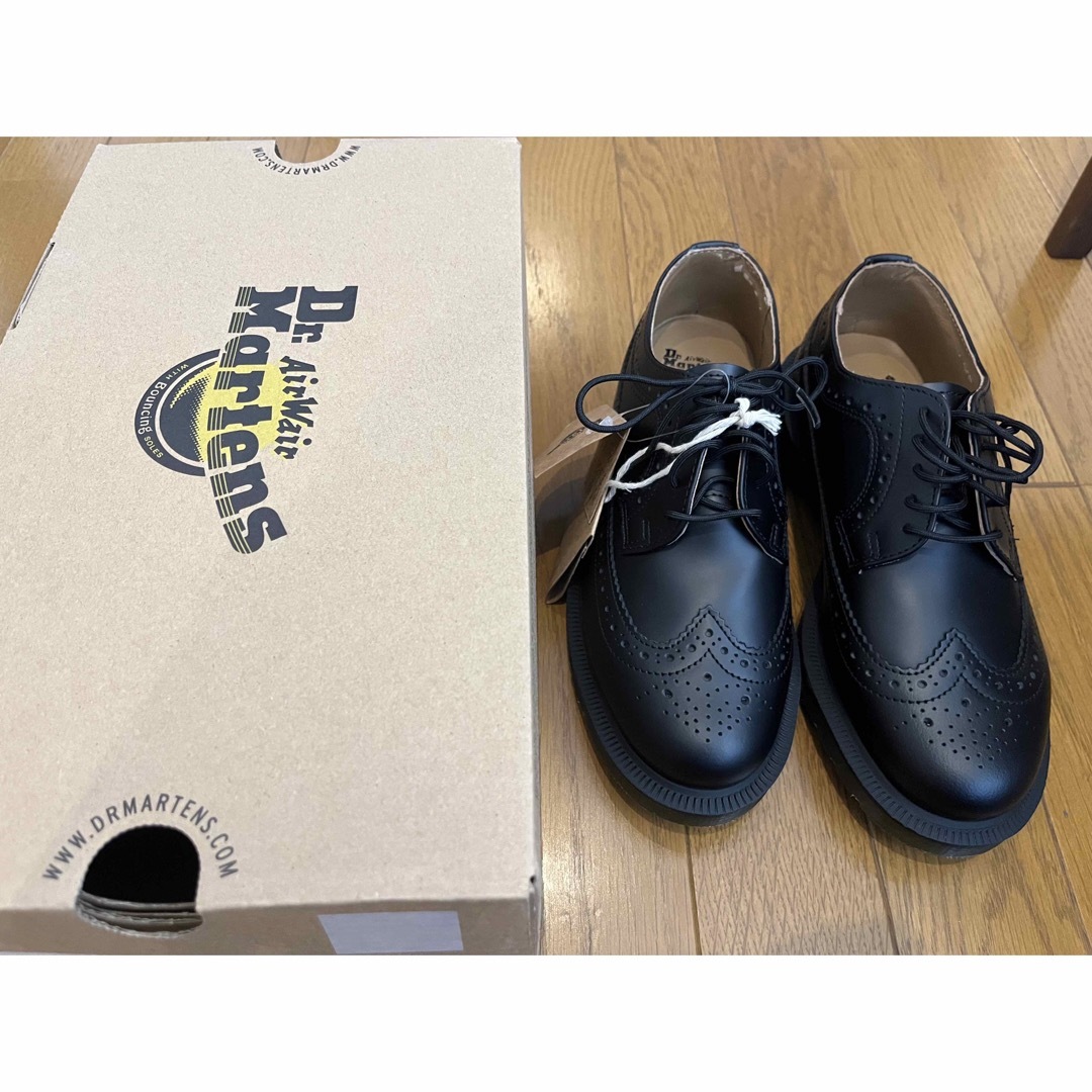 Dr.Martens(ドクターマーチン)の新品ドクターマーチン Dr. Martens 3989 ブローグシューズ  レディースの靴/シューズ(ローファー/革靴)の商品写真