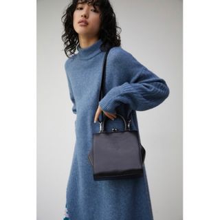 アズールバイマウジー(AZUL by moussy)のAZUL by moussy メタルフレームバッグ　ブラック(ショルダーバッグ)