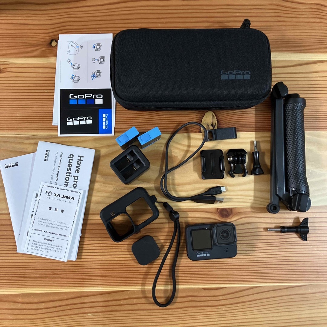 【美品】GoPro HERO9 BLACK ゴープロ　SDカード・自撮り棒付き