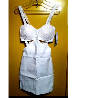 タグ付き新品 キャバクラ  ホステス ドレス オフホワイト サイズフリー(ミニワンピース)