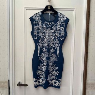 BCBG MAXAZRIA お洒落　ワンピース　美品　値下げ！！