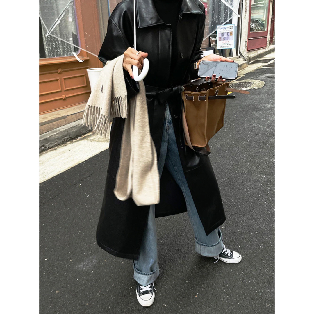 ZARA(ザラ)の【オススメ】Zara フェイクレザー　ロングコート レディースのジャケット/アウター(ロングコート)の商品写真