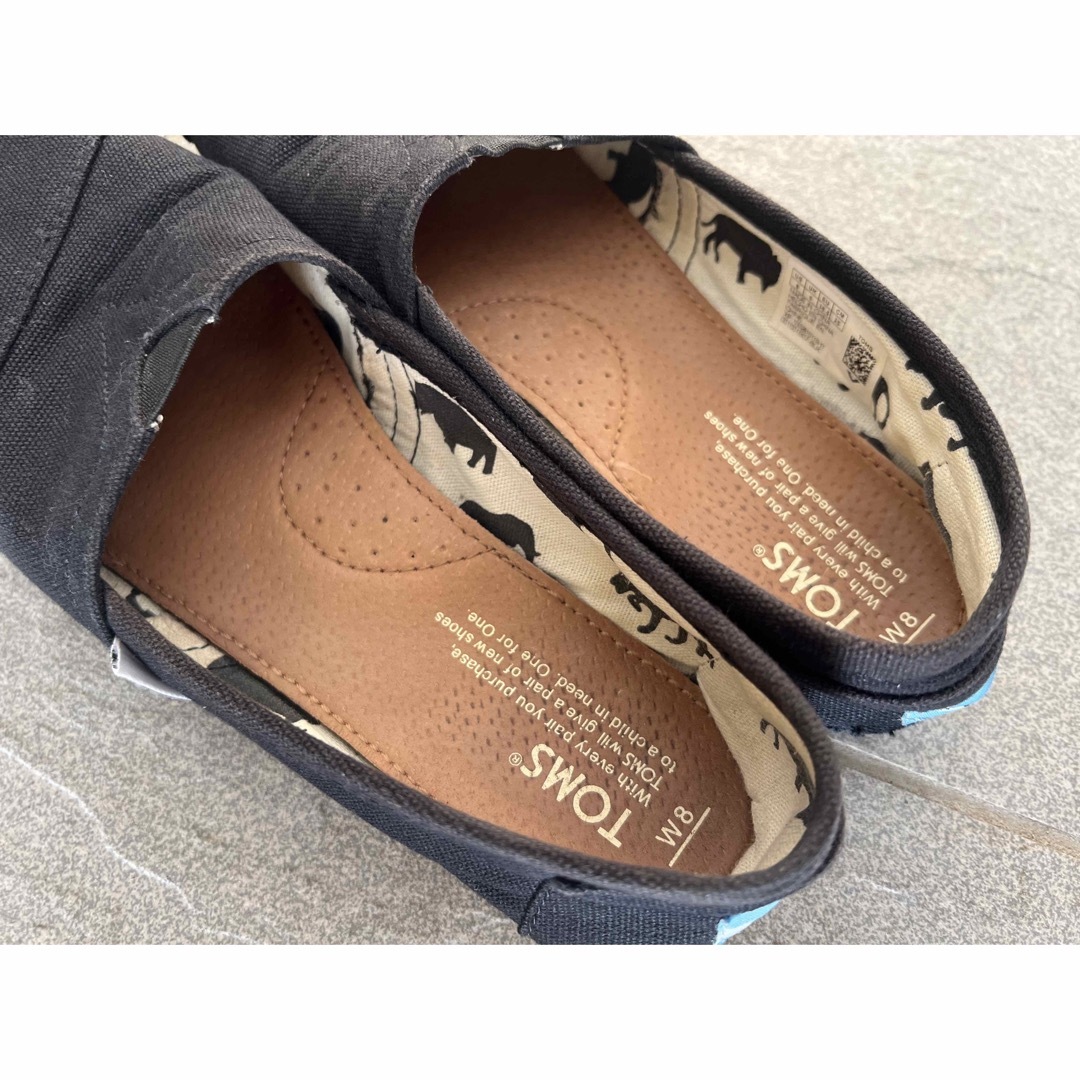 TOMS(トムズ)の【TOMS】スリッポン　ブラック　レディース8(約25.0cm) レディースの靴/シューズ(スリッポン/モカシン)の商品写真