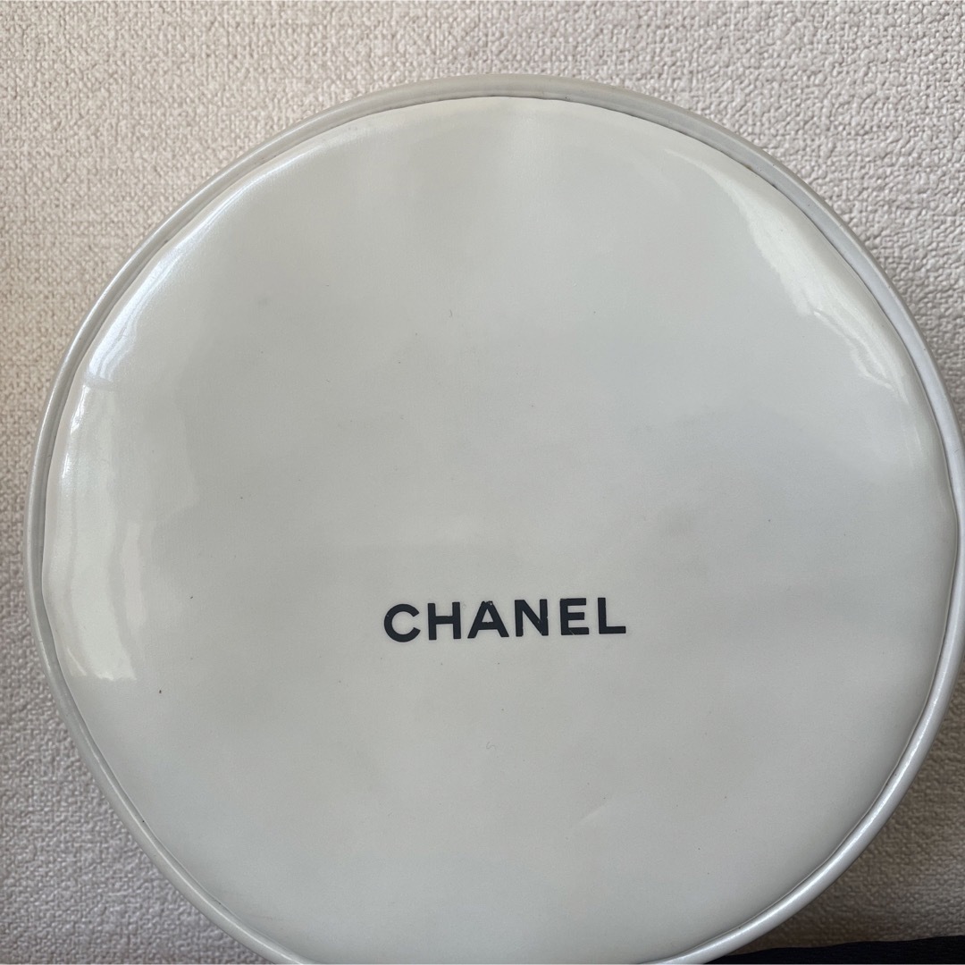 CHANEL(シャネル)のシャネル　コスメポーチ　ノベルティ レディースのファッション小物(ポーチ)の商品写真