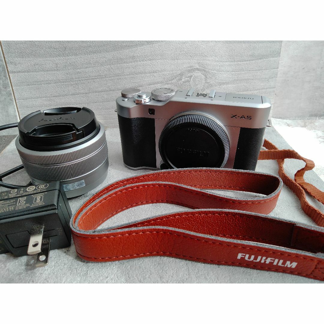 FUJIFILM　ミラーレス　一眼カメラ　X-A5　レンズキット　シルバー | フリマアプリ ラクマ