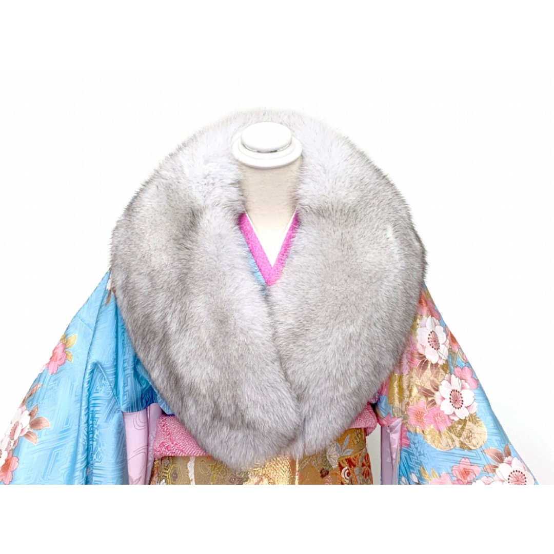 ファッション小物未使用　SAGA FURS  フォックス　ショール　リアル　ホワイト　グレー