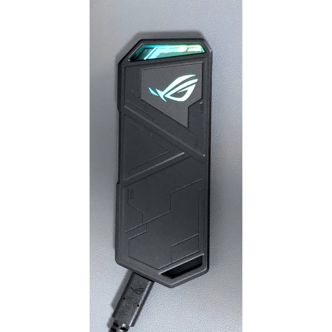 ASUS(エイスース)のROG SSDケース USB-C＋USB-A接続 ROG STRIX ARION スマホ/家電/カメラのPC/タブレット(PCパーツ)の商品写真