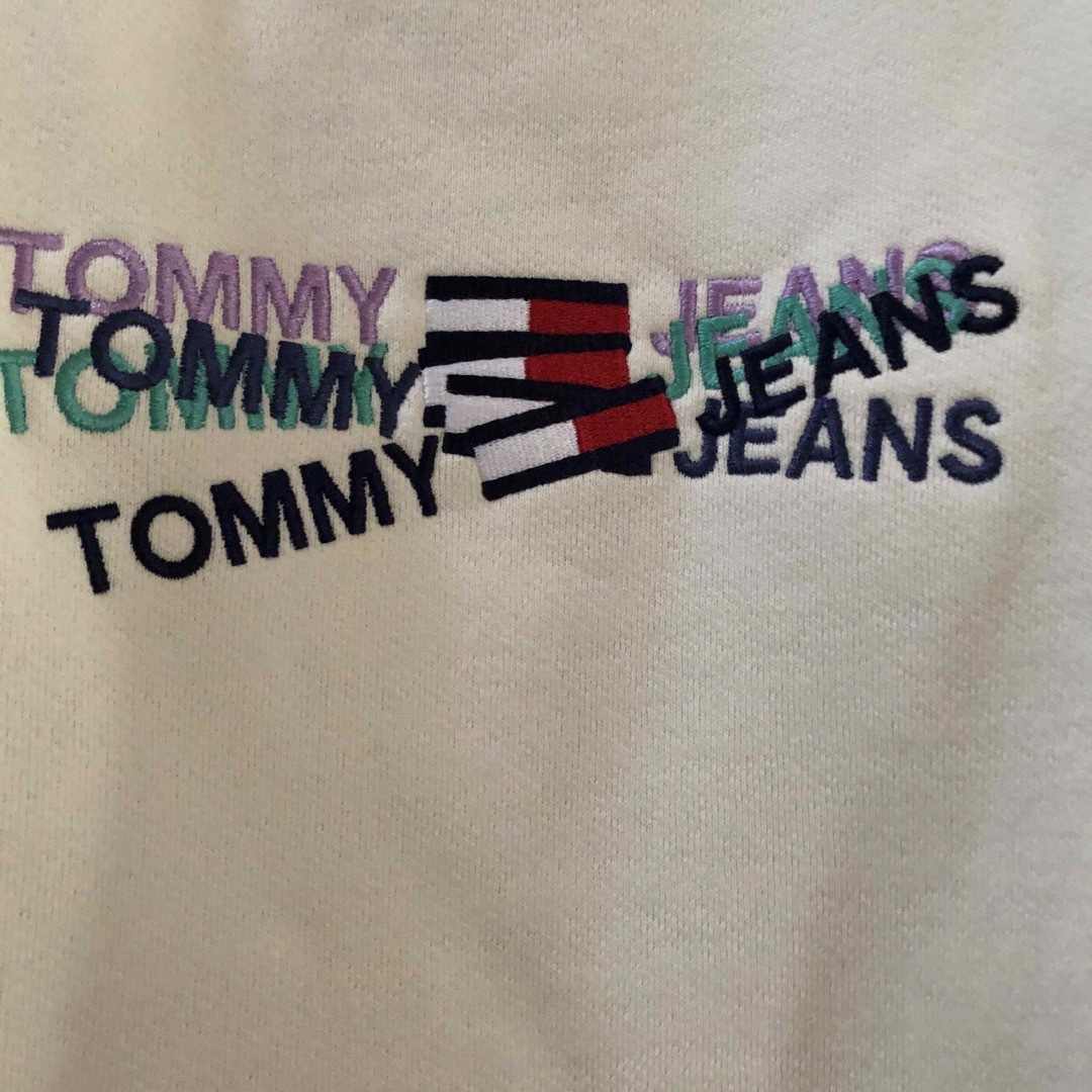TOMMY JEANS(トミージーンズ)のTOMMYJEANS未使用タグ付き裏起毛スエットトレーナー生成り メンズのトップス(スウェット)の商品写真