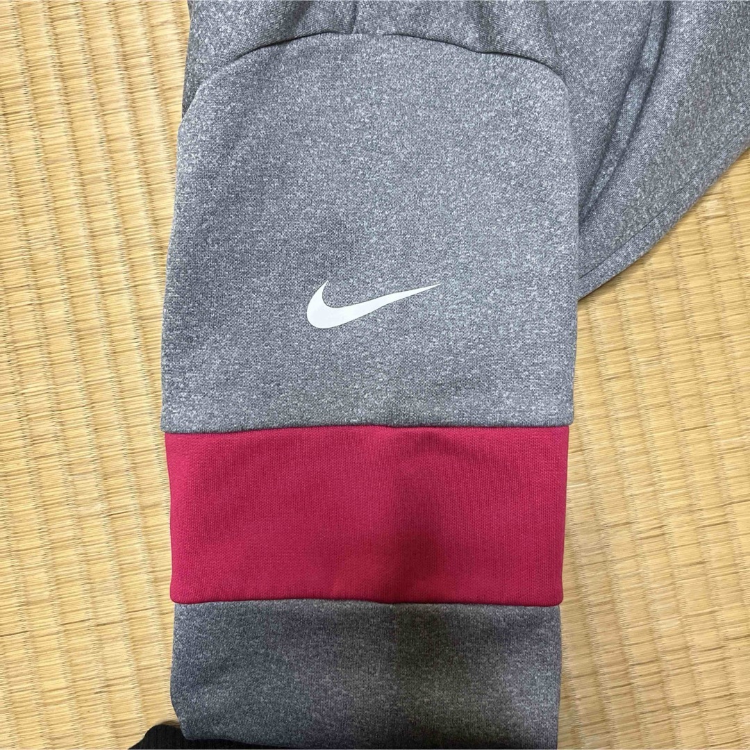 NIKE(ナイキ)のナイキ グレー×ピンク トレーナー レディースのトップス(トレーナー/スウェット)の商品写真