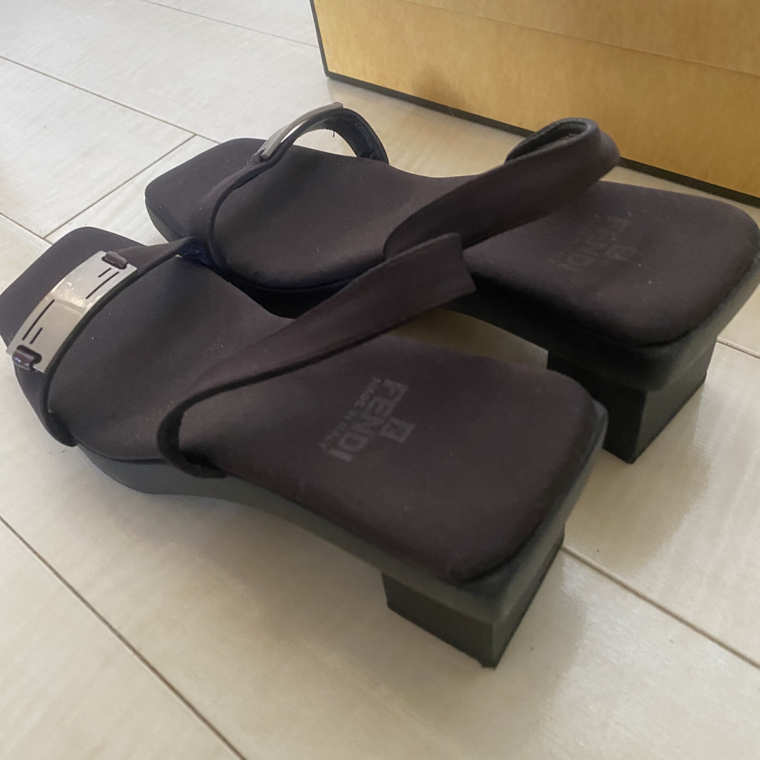 FENDI デザインサンダル ハイヒール