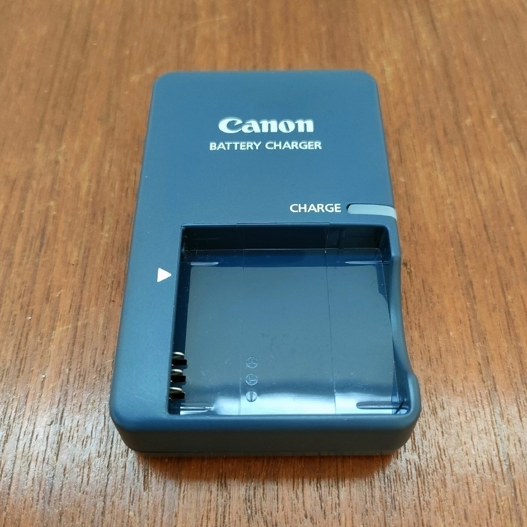 Canon(キヤノン)のCanon　デジカメ充電器　CB-2LV G スマホ/家電/カメラのカメラ(その他)の商品写真