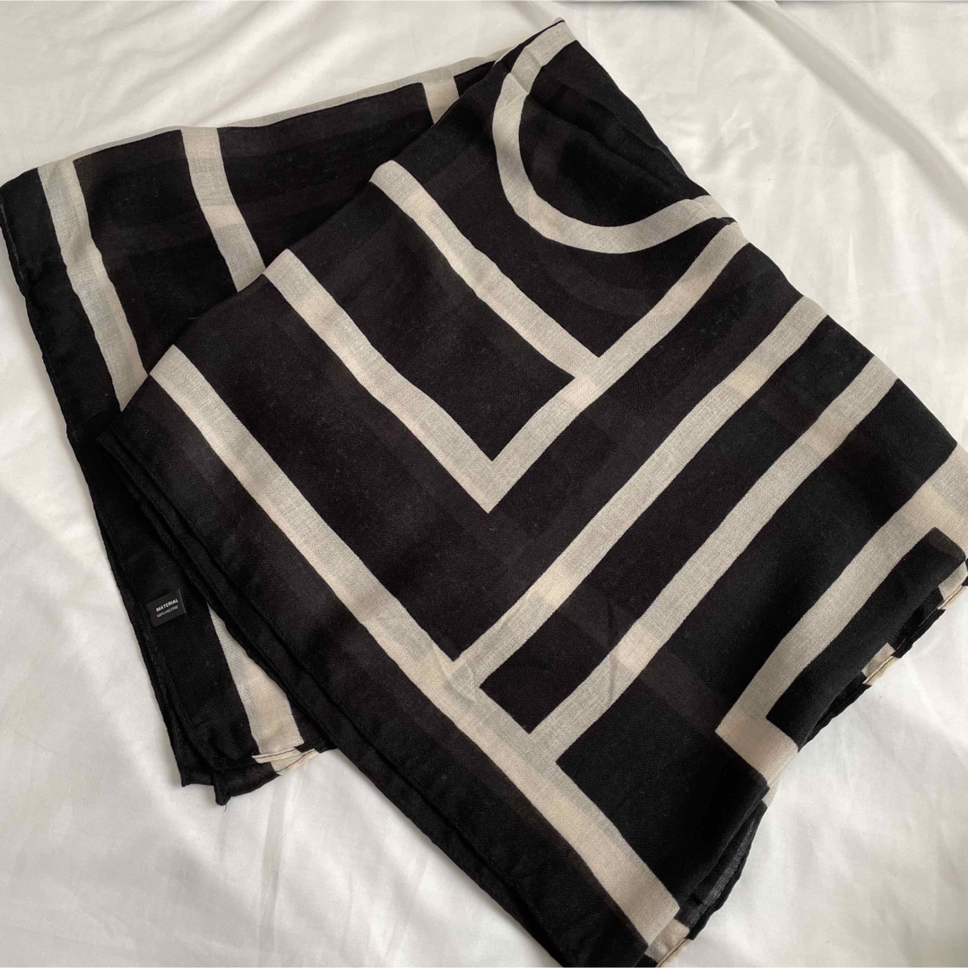レディース ストール  黒 ストライプ 大判 シースルー スカーフ ひざかけ 白 レディースのファッション小物(ストール/パシュミナ)の商品写真
