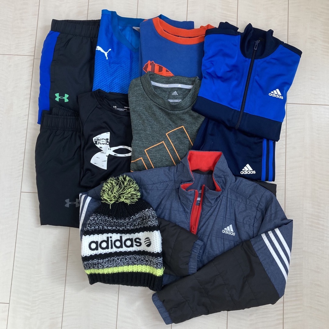 UNDER ARMOUR(アンダーアーマー)のボーイズ　ジュニア　150  冬物まとめ売り キッズ/ベビー/マタニティのキッズ服男の子用(90cm~)(Tシャツ/カットソー)の商品写真