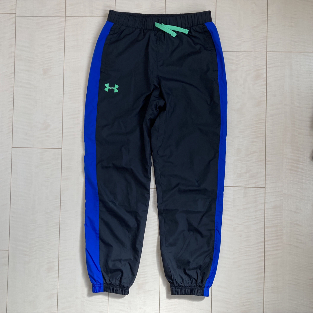 UNDER ARMOUR(アンダーアーマー)のボーイズ　ジュニア　150  冬物まとめ売り キッズ/ベビー/マタニティのキッズ服男の子用(90cm~)(Tシャツ/カットソー)の商品写真