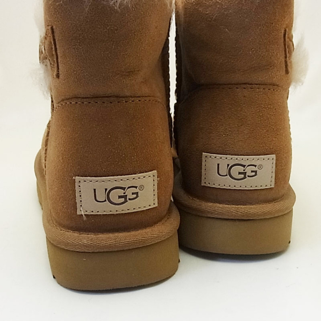 UGG(アグ)の新品 アグ MINI BAILEY BUTTON Ⅱ チェスナット 22.0cm レディースの靴/シューズ(ブーツ)の商品写真