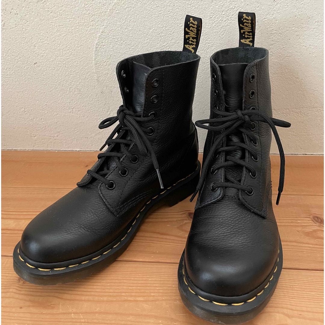 Dr.Martens(ドクターマーチン)のドクターマーチン PASCAL VIRGINIA 8ホールブーツ UKサイズ 6 レディースの靴/シューズ(ブーツ)の商品写真