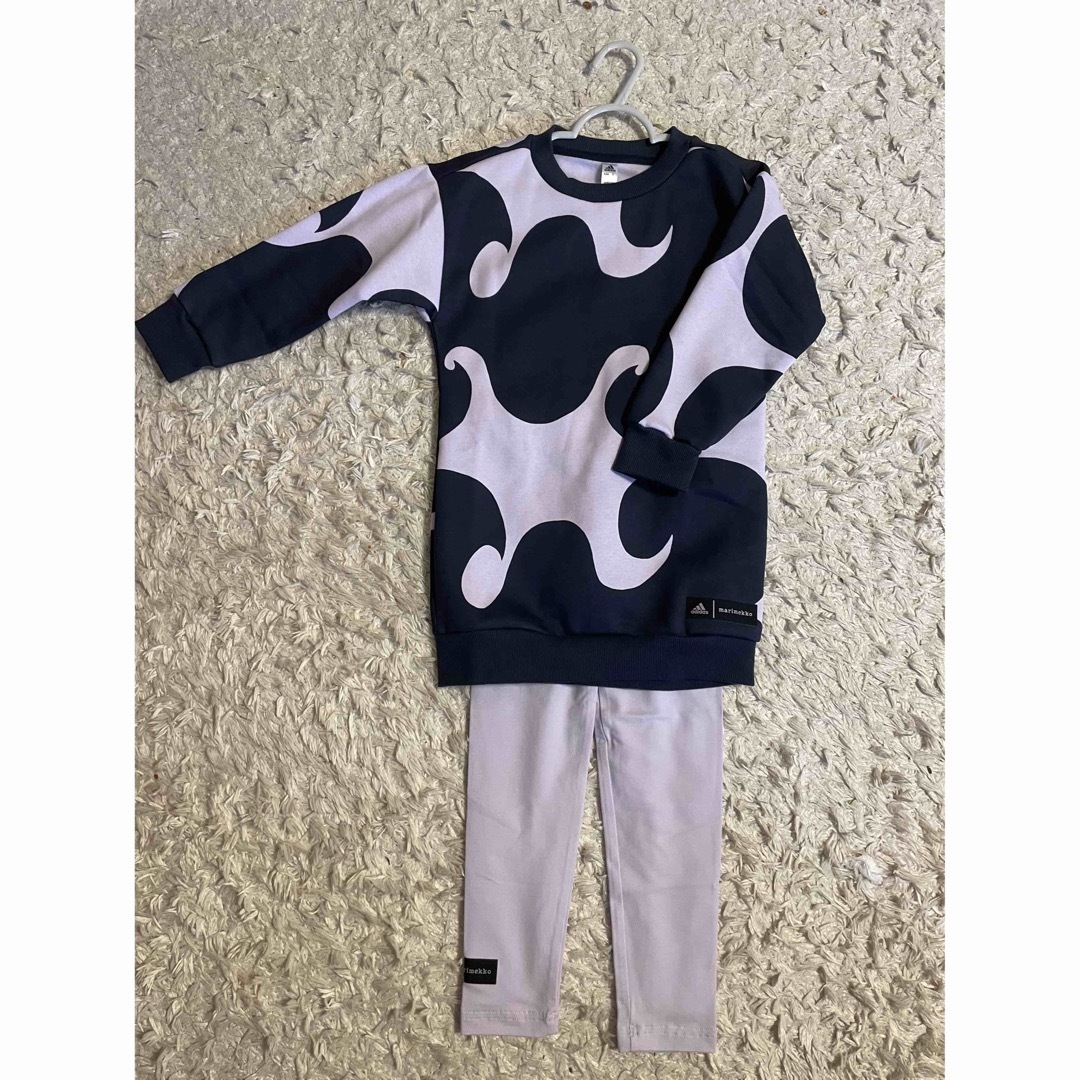 marimekko(マリメッコ)のアディダス　マリメッコ　キッズ　トレーナー　セットアップ キッズ/ベビー/マタニティのキッズ服女の子用(90cm~)(その他)の商品写真