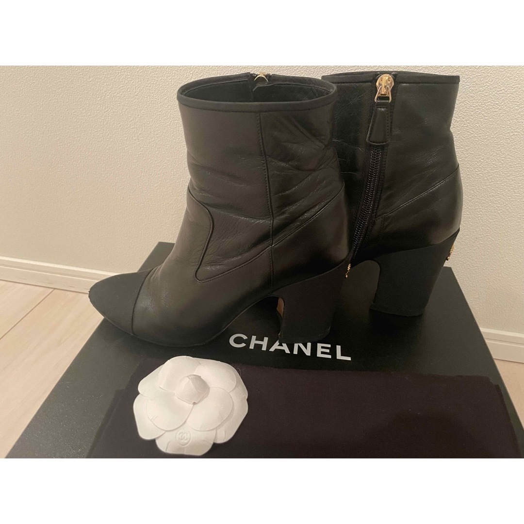 CHANEL - シャネルブラックショートブーツ36.5の通販 by reina