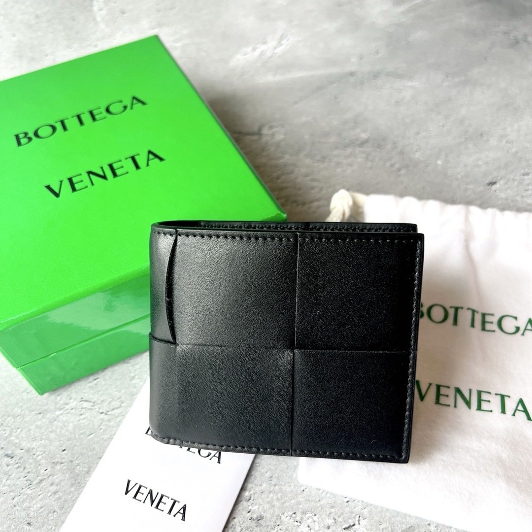 BOTTEGA VENETA ボッテガヴェネタ 財布 二つ折り 本革 新品未使用-