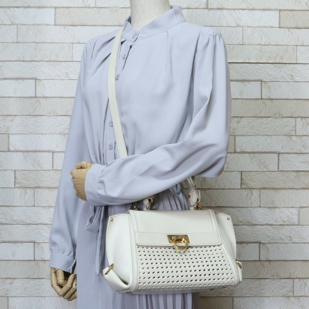 Salvatore Ferragamo - サルヴァトーレフェラガモ Salvatore Ferragamo