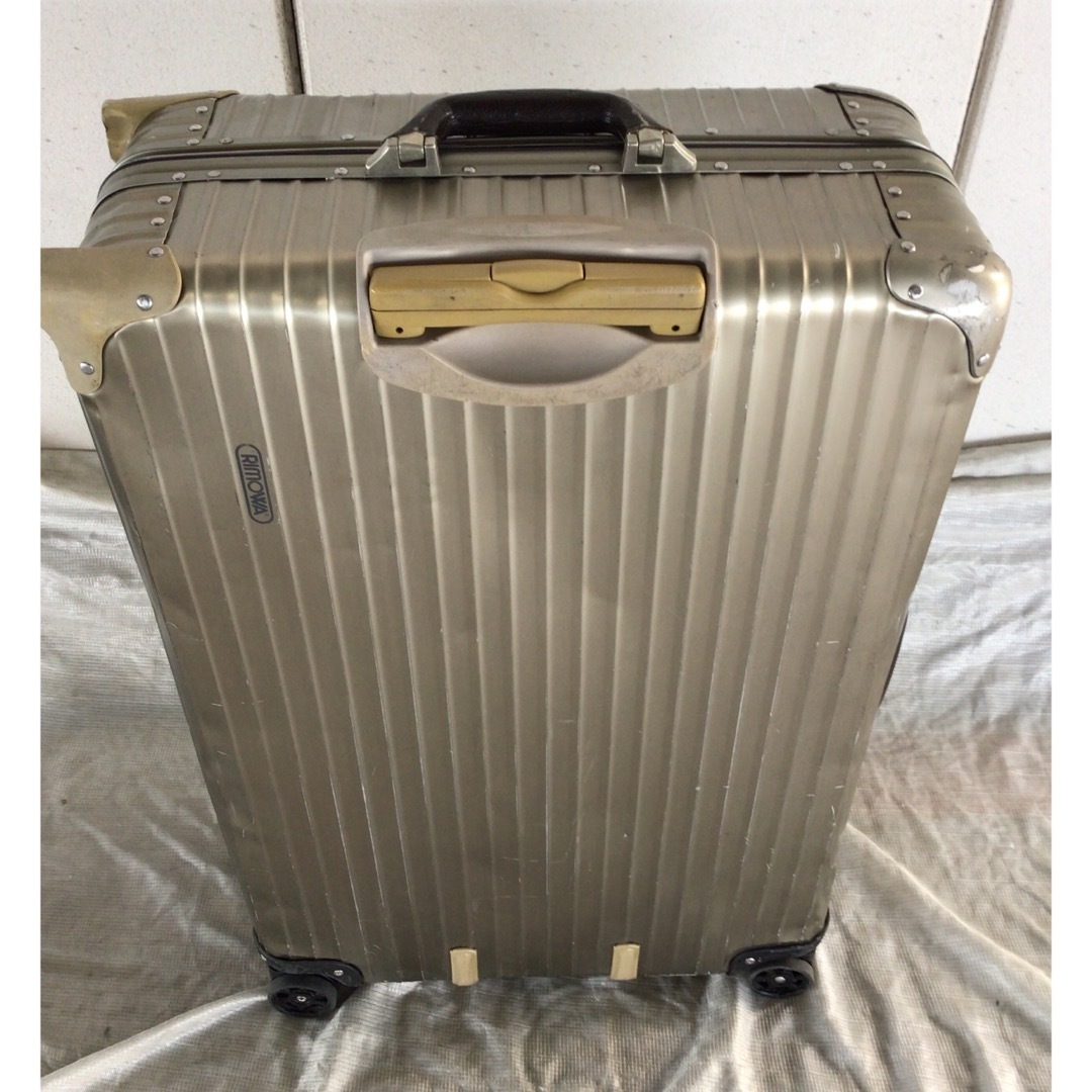 希少、リモワ トパーズチタニウム4輪の商品です。- 希少、リモワ トパーズチタニウム4輪の商品です。-
