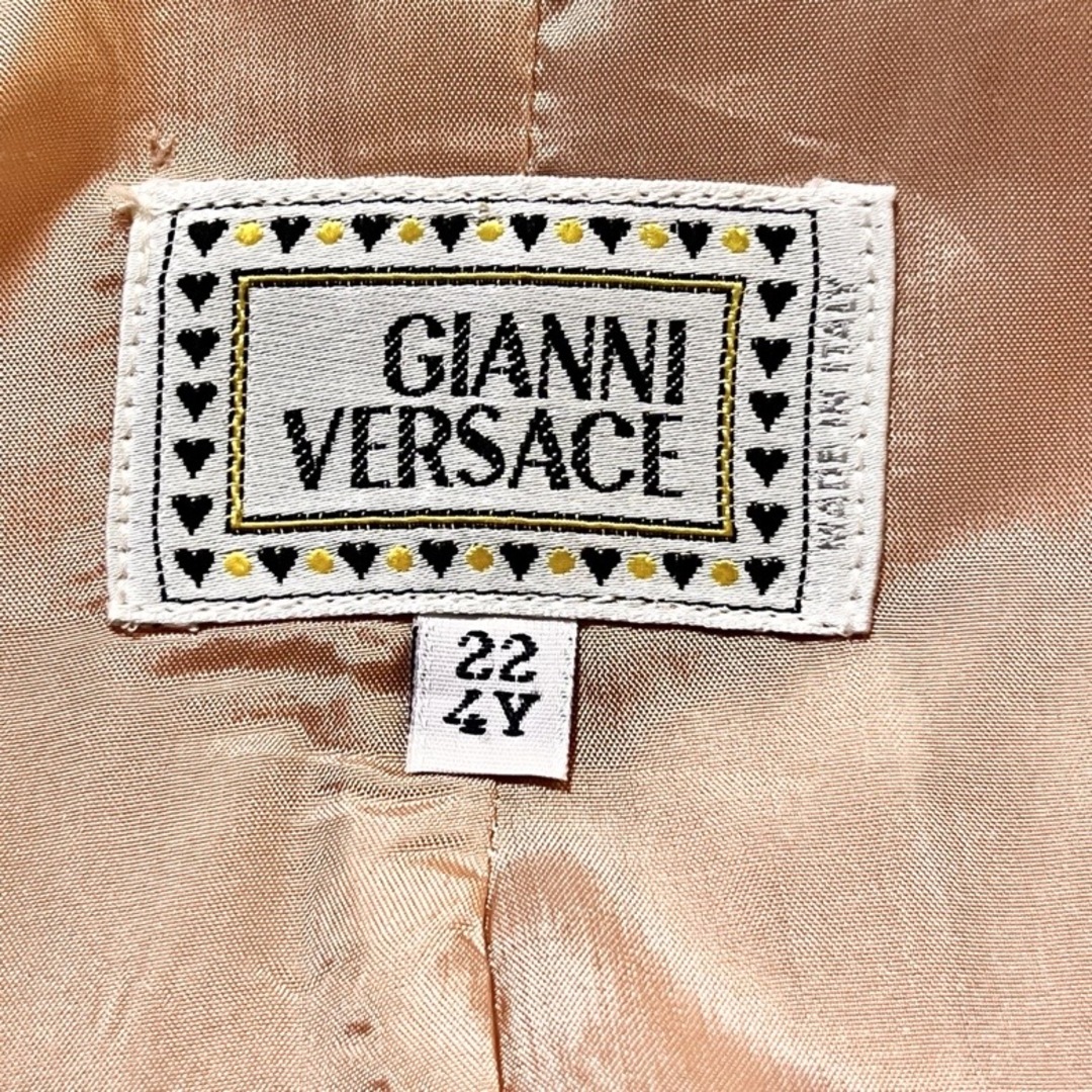 Gianni Versace(ジャンニヴェルサーチ)のGIANNI VERSACE ジャンニ ヴェルサーチ メデューサボタン キッズ スーツ ピンク size 22 4Y ヴィンテージ 正規品 キッズ/ベビー/マタニティのキッズ服女の子用(90cm~)(ドレス/フォーマル)の商品写真