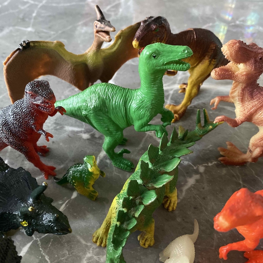 恐竜と動物フィギュア28点セット エンタメ/ホビーのフィギュア(その他)の商品写真