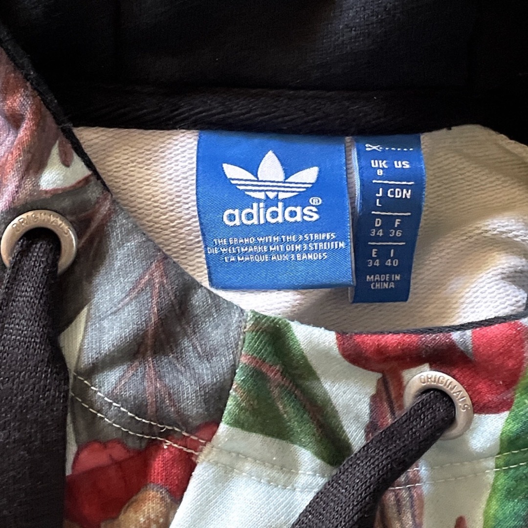 adidas - アディダス ファーム コラボ 鳥 花柄 パーカー adidas - アディダス ファーム コラボ 鳥 花柄 パーカー