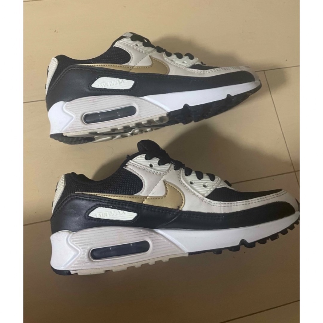 NIKE(ナイキ)の人気完売　希少　レア　NIKE Air Max90  ベージュブラックゴールド レディースの靴/シューズ(スニーカー)の商品写真