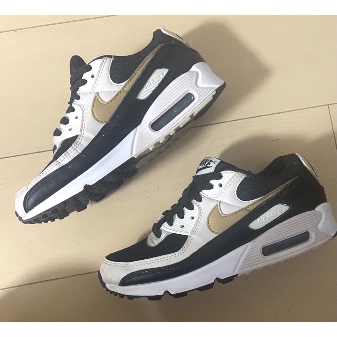 NIKE(ナイキ)の人気完売　希少　レア　NIKE Air Max90  ベージュブラックゴールド レディースの靴/シューズ(スニーカー)の商品写真