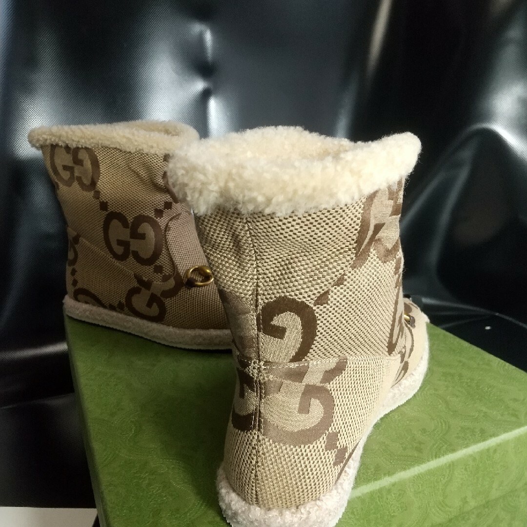 Gucci - 新品 未使用 GUCCI GGジャンボ ムートンブーツ 35の通販 by