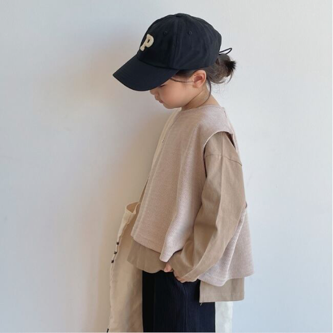 ベスト ジレ 秋物 シンプル 新品未使用 重ね着 トップス アウター キッズ/ベビー/マタニティのキッズ服女の子用(90cm~)(ジャケット/上着)の商品写真