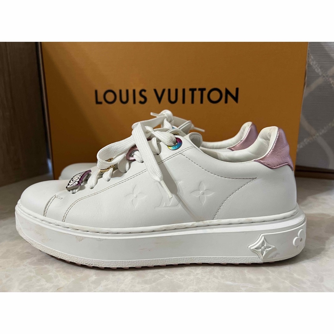 LOUIS VUITTON(ルイヴィトン)の期間限定お値下げ中　ルイヴィトン　LV スニーカー レディースの靴/シューズ(スニーカー)の商品写真