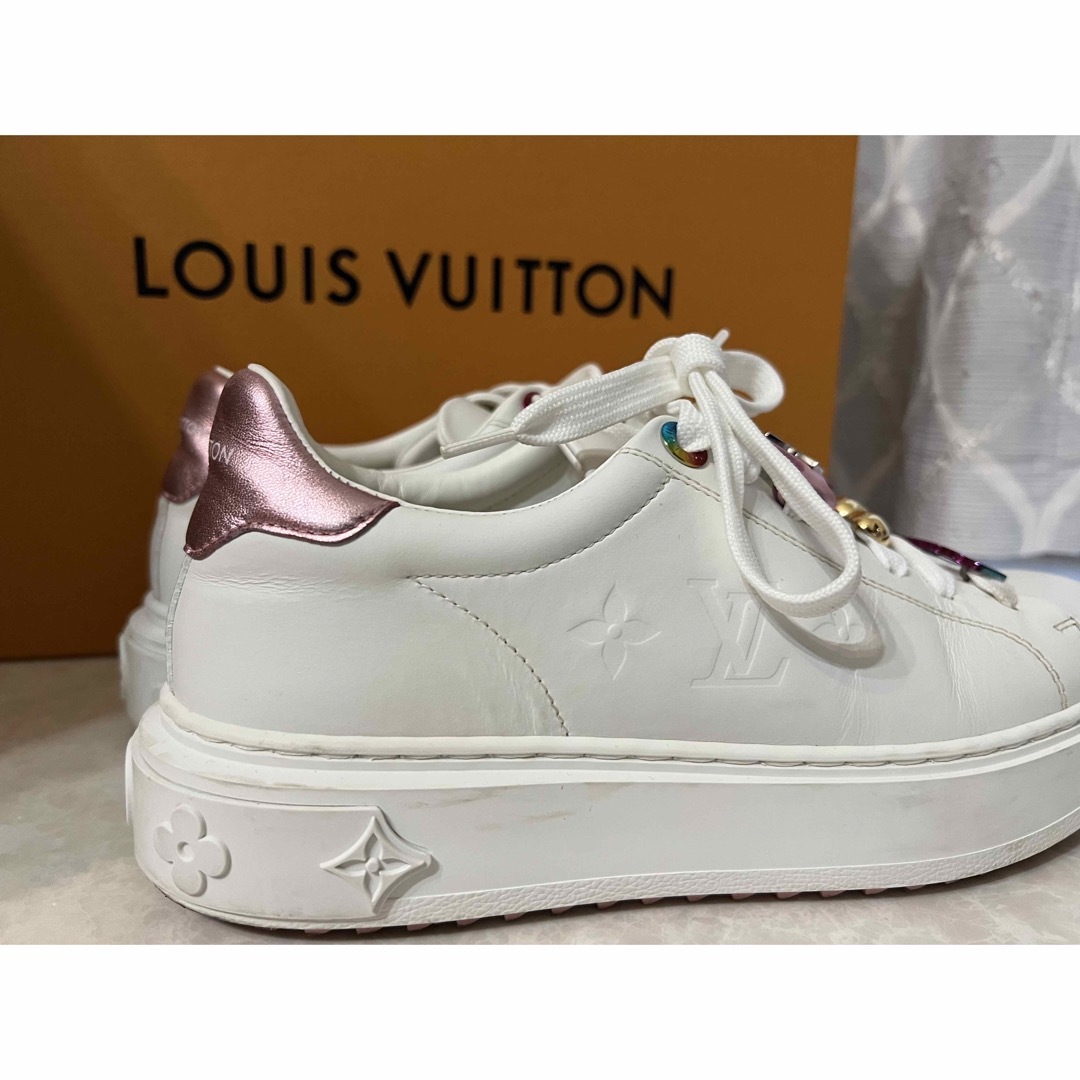 LOUIS VUITTON(ルイヴィトン)の期間限定お値下げ中　ルイヴィトン　LV スニーカー レディースの靴/シューズ(スニーカー)の商品写真