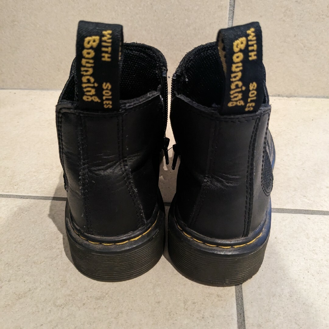 Dr.Martens(ドクターマーチン)のドクターマーチン　ブーツ　キッズ　19 キッズ/ベビー/マタニティのキッズ靴/シューズ(15cm~)(ブーツ)の商品写真