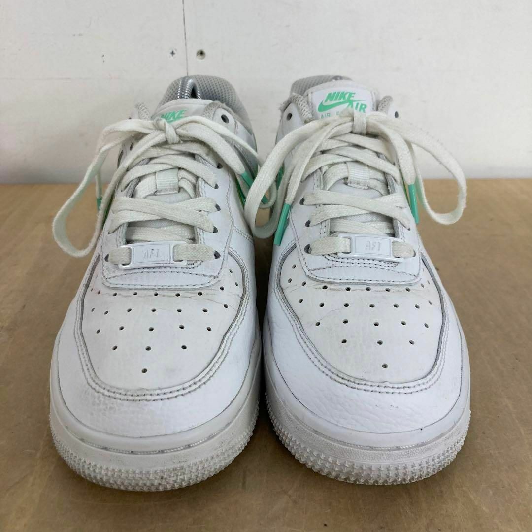 NIKE(ナイキ)の【AkunMama様専用】NIKE WMNS AIR FORCE 1 LOW 2 メンズの靴/シューズ(スニーカー)の商品写真