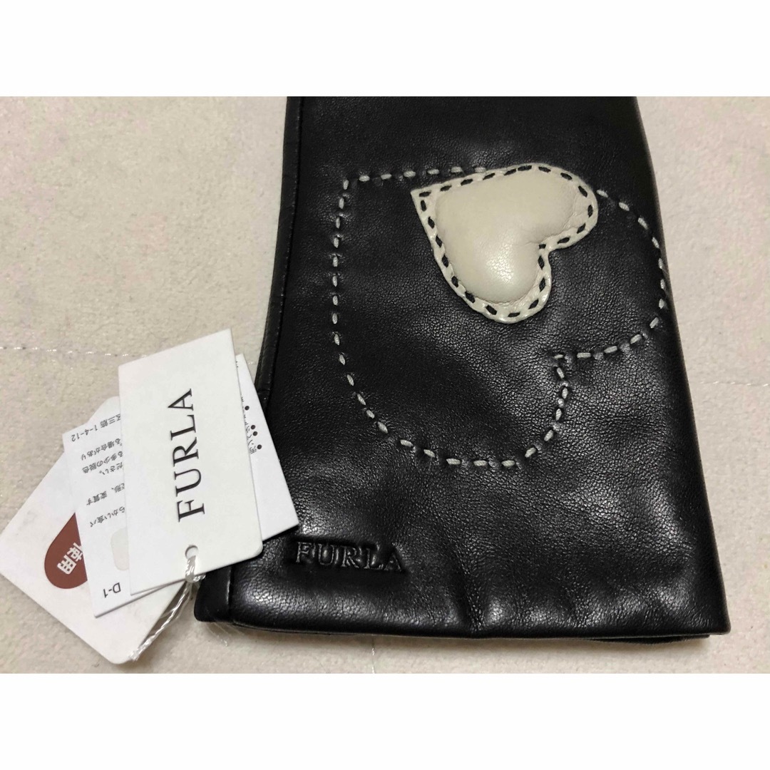 Furla(フルラ)の385新品FURLAフルラ羊革ラムレザーハート柄手袋イタリア製 レディースのファッション小物(手袋)の商品写真