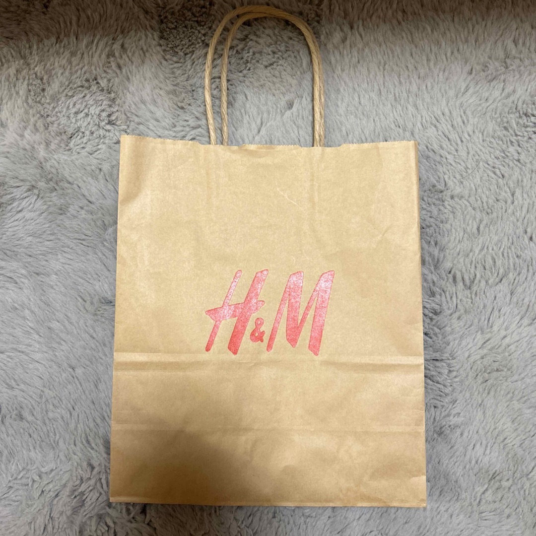 H&M(エイチアンドエム)のH&M 紙袋 レディースのレディース その他(その他)の商品写真