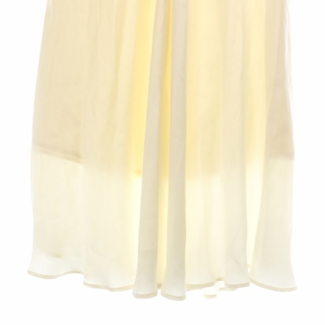 DEUXIEME CLASSE(ドゥーズィエムクラス)のドゥーズィエムクラス 22AW シルクサテンスカート フレア ロング アイボリー レディースのスカート(ロングスカート)の商品写真