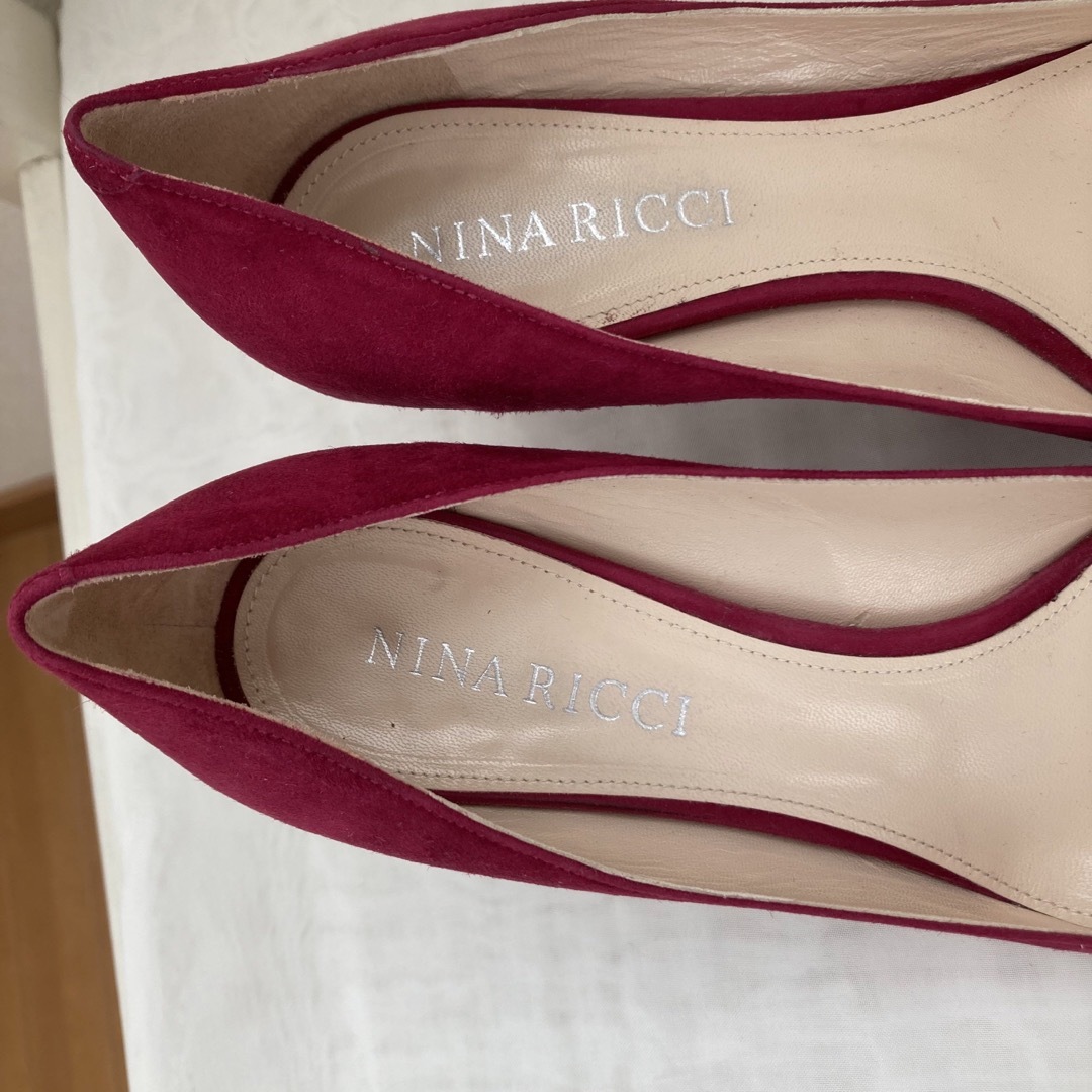 NINA RICCI(ニナリッチ)のニナリッチ　スエードポインテッドパンプス レディースの靴/シューズ(ハイヒール/パンプス)の商品写真